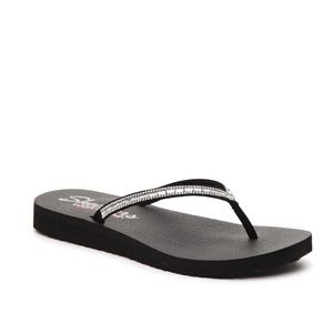 Skechers women’s meditation desert sandal black with channel rhinestone detail